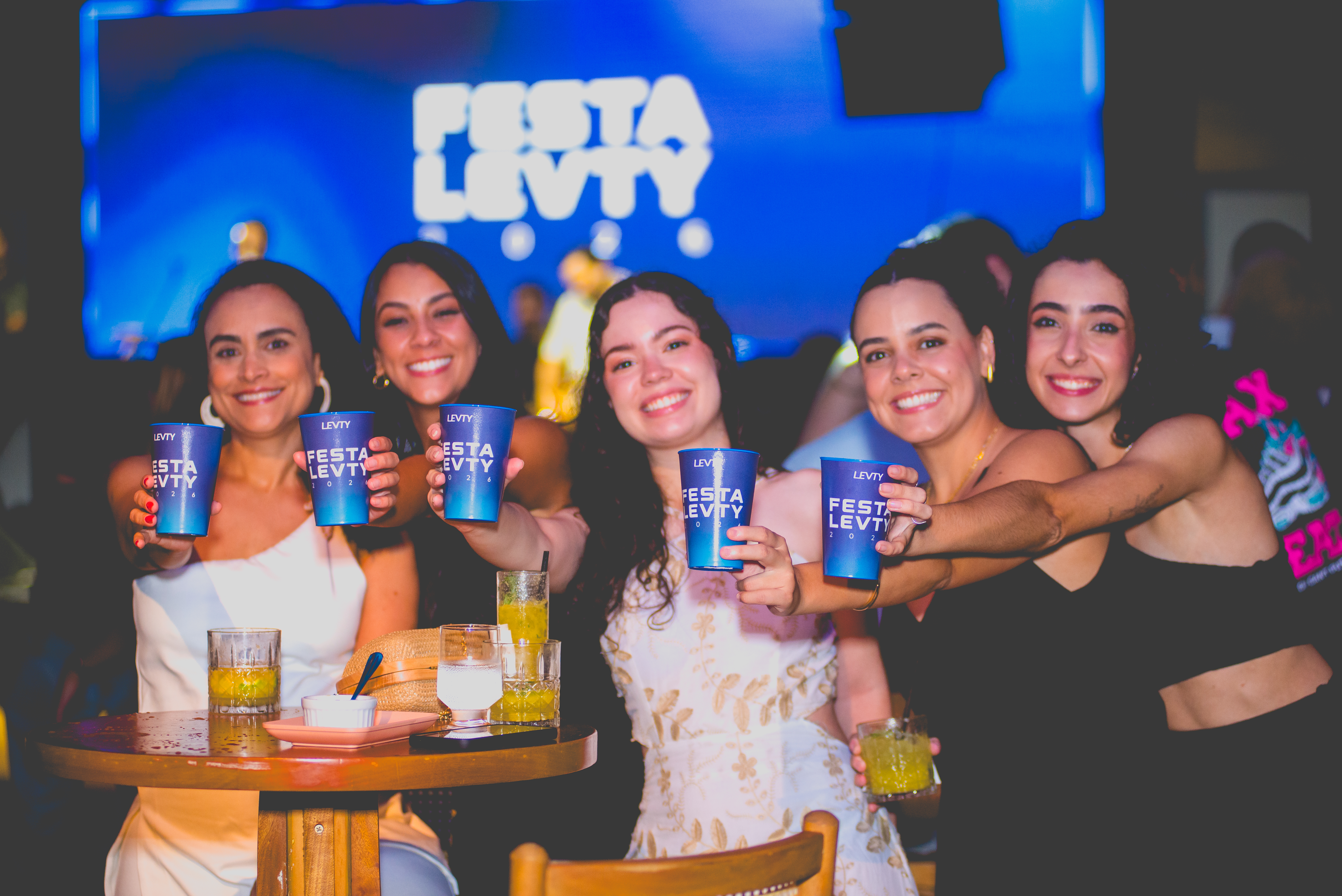 Equipo LEVTY reunido en una celebración de la empresa